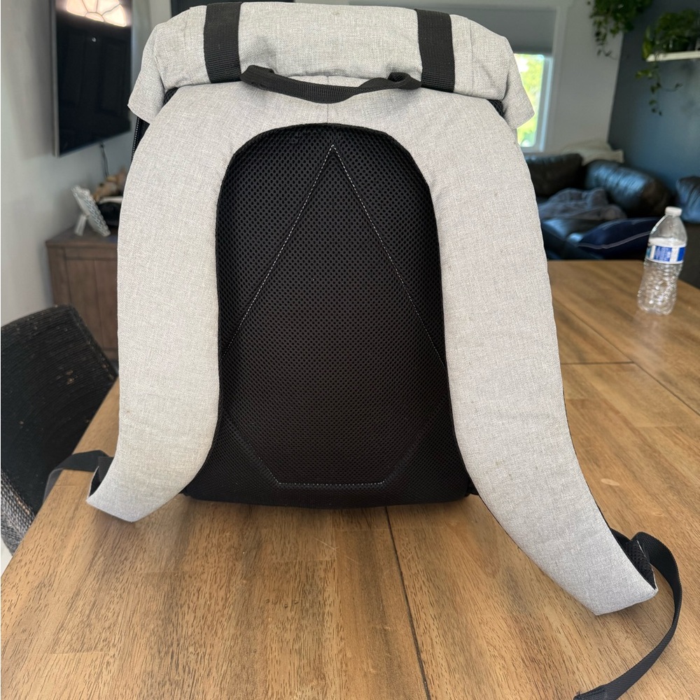 Volcom Light Gray Backpack With Black Accents - image 4